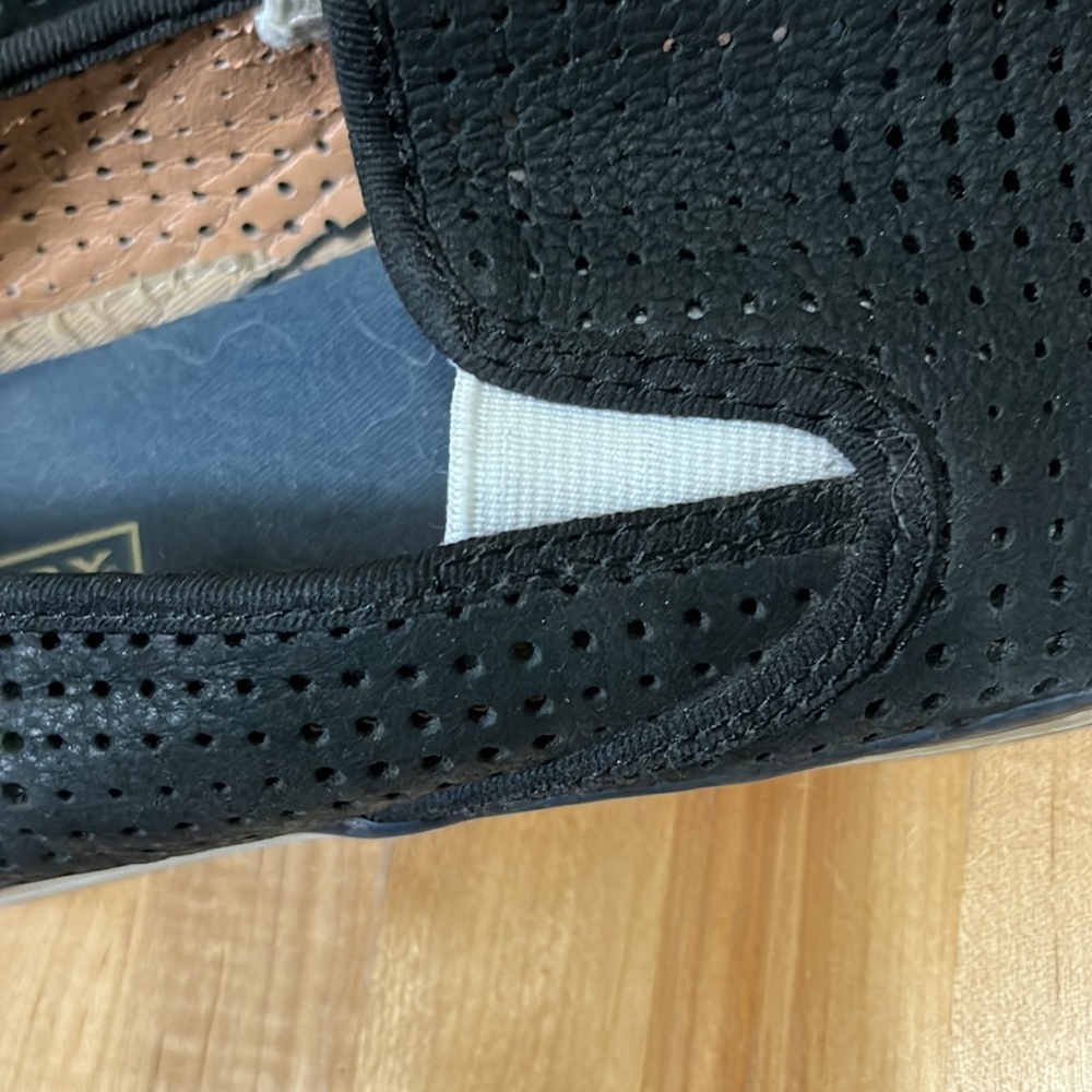 Sperry women’s black leather open weave top-sliders. Size 9.5 M - Picture 5 of 6